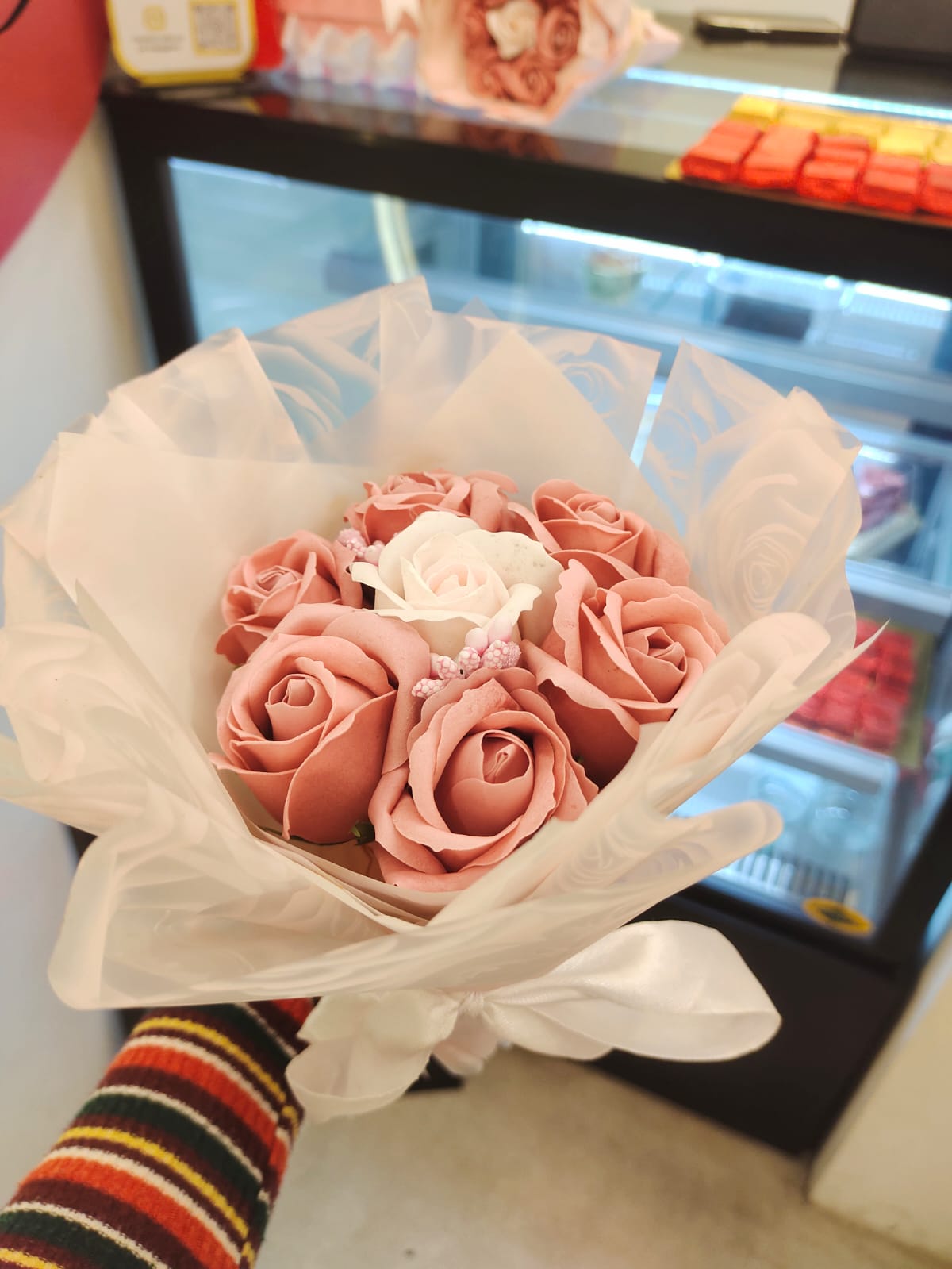 7 Artificial Rose Bouquet